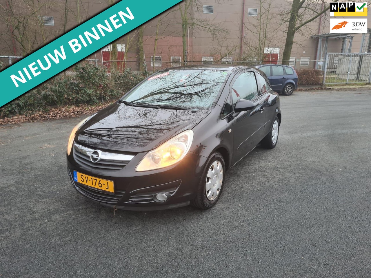 Opel Corsa - 1.2-16V Essentia NETTE AUTO RIJDT EN SCHAKELT GOED - AutoWereld.nl