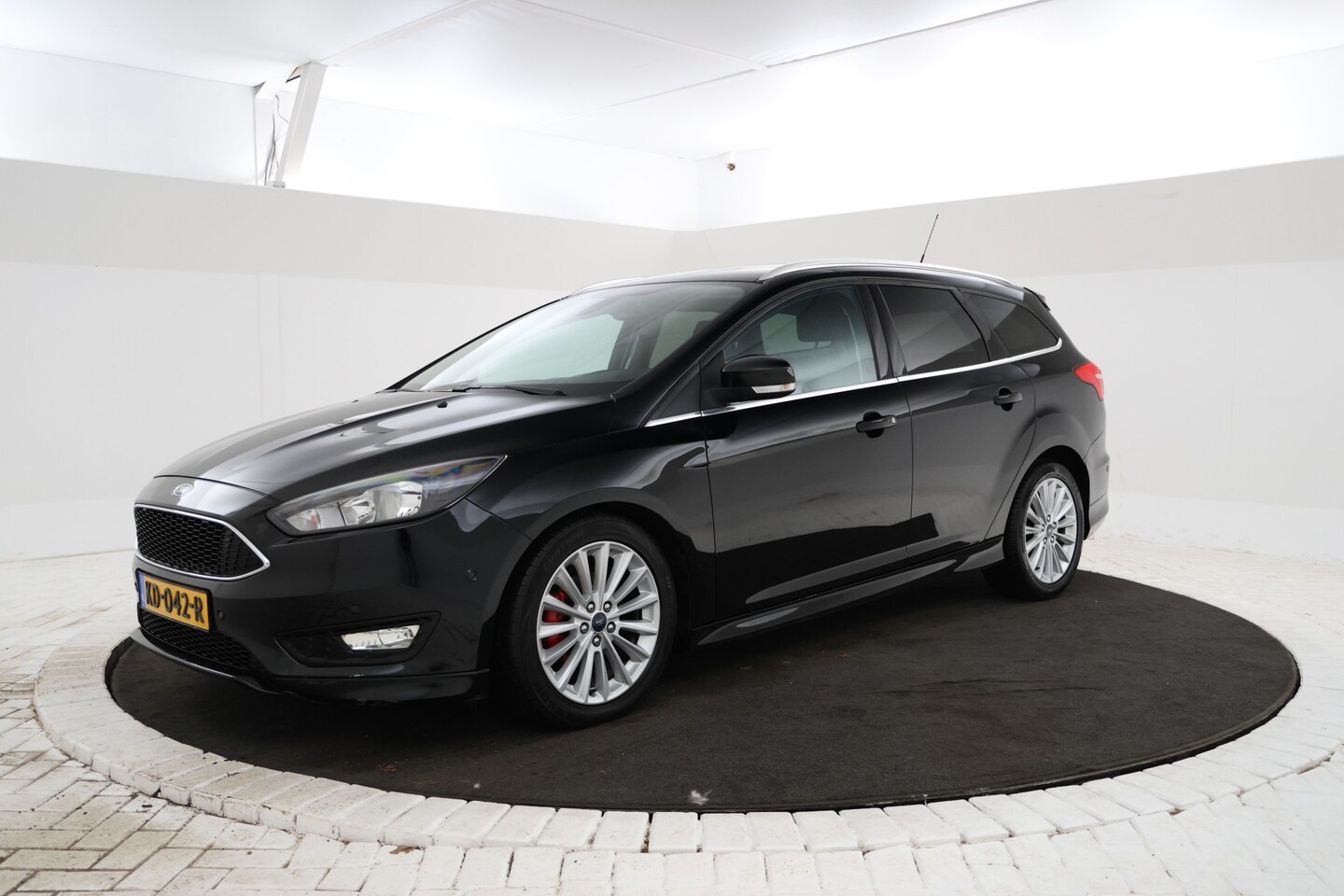 Ford Focus Wagon - 1.5 TDCI Titanium Lease Edition Spoilers, Cruise control, Navigatie - AutoWereld.nl