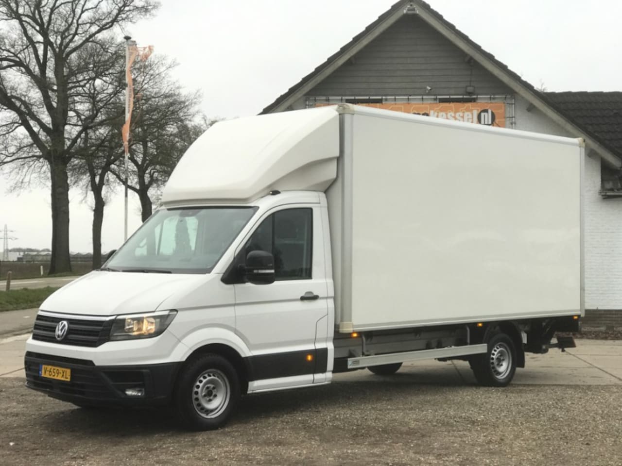 Volkswagen Crafter - 35 2.0 TDI 130 kW Euro 6 Koffer / Bakwagen + klep - AutoWereld.nl