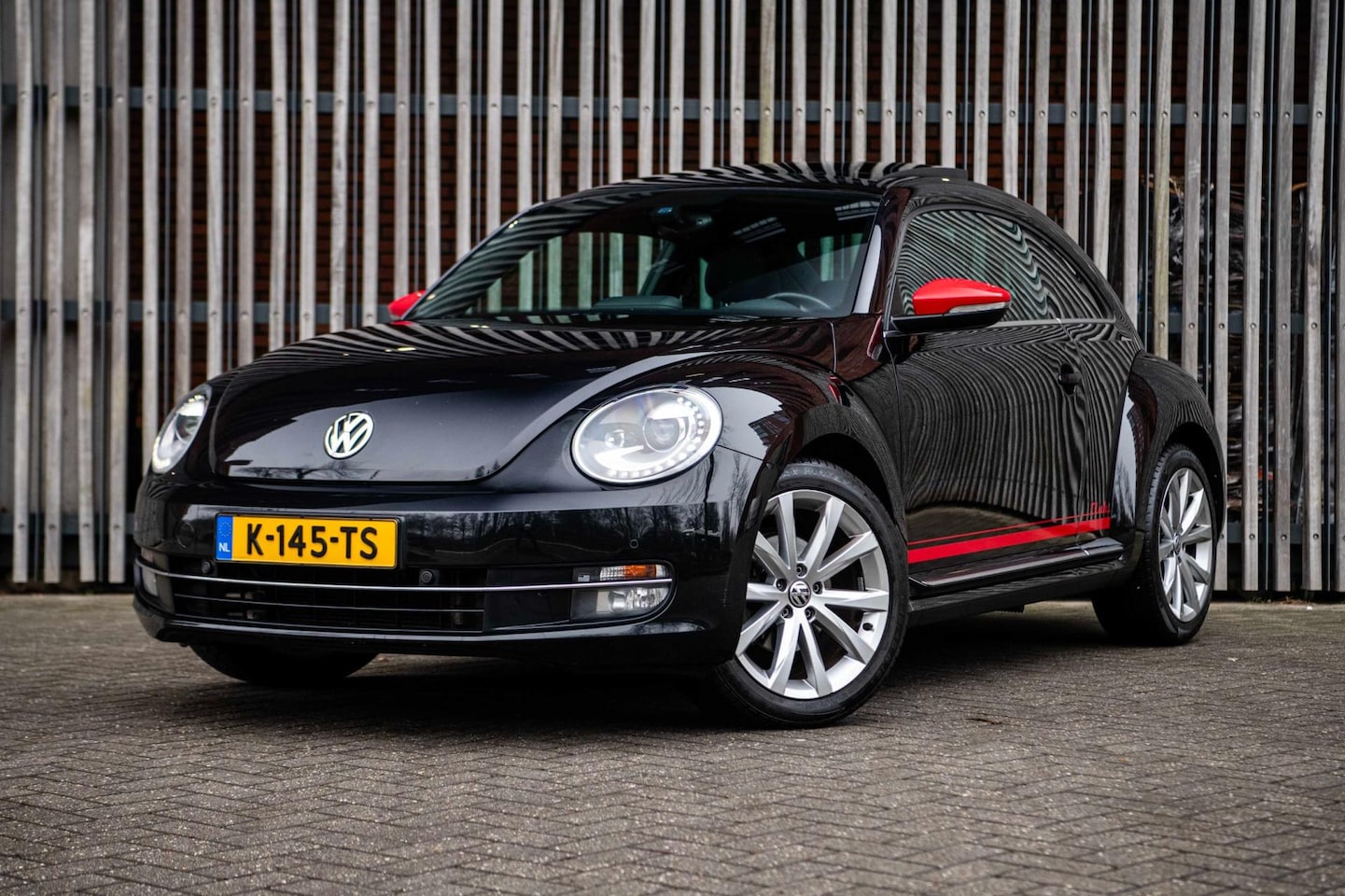 Volkswagen Beetle - 1.2 TSi AUT. Club Design |Xenon|Panorama|Trekhaak|Lederen bekleding|Navi|Stoelverwarming|C - AutoWereld.nl