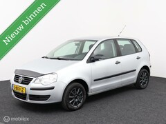 Volkswagen Polo - 1.4-16V Trendline