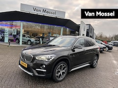 BMW X1 - sDrive20i High Executive | VERWACHT | PANORAMADAK | LEDER | HEAD UP DISPLAY | ACHTERUITRIJ