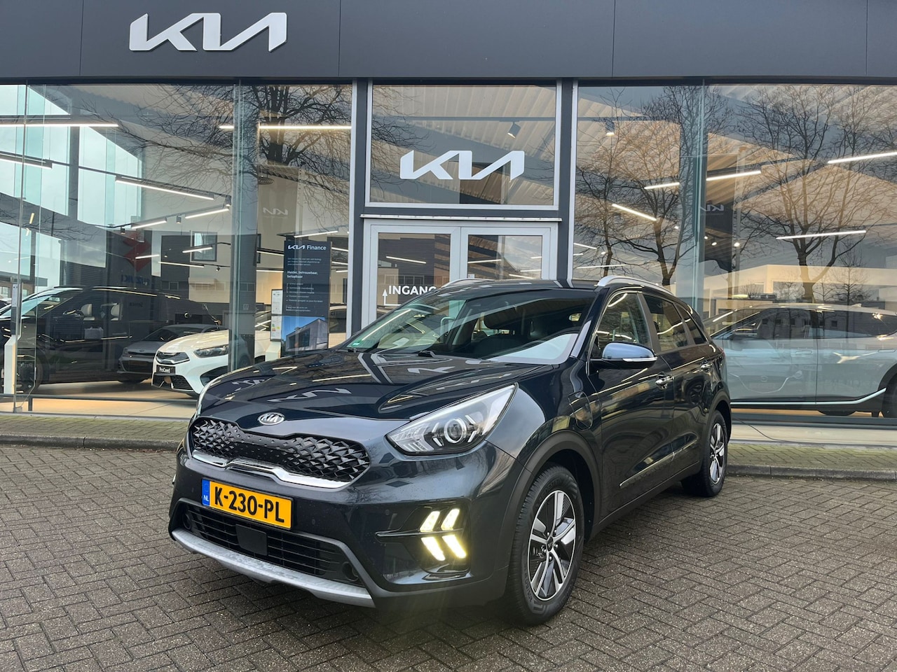 Kia Niro - 1.6 GDi PHEV Plug-In-Hybrid DynamicLine Navi+BT+Cam Ecc-Airco 16'LMV Trekhaak All-Seasons - AutoWereld.nl