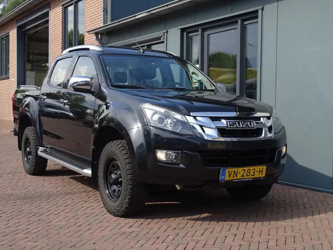 Isuzu D-Max - DUBBEL CABINE BE Trekker LEER Volll - AutoWereld.nl