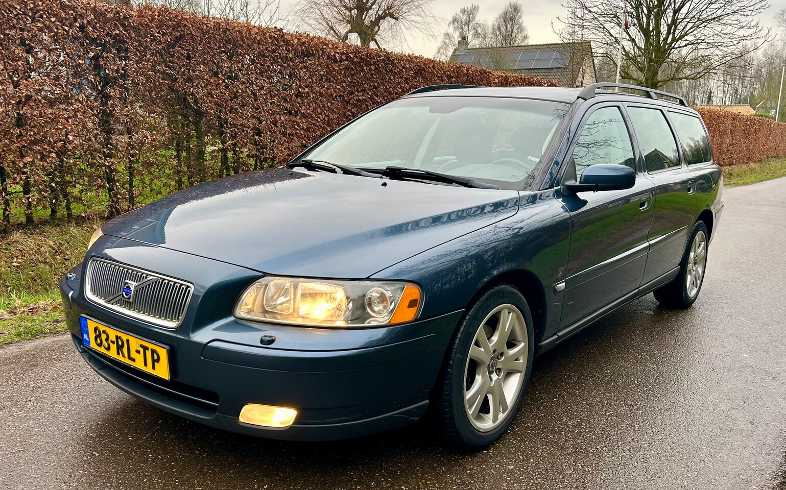 Volvo V70 - 2.4 Momentum Airco, Trekhaak, Stoelverw. - AutoWereld.nl