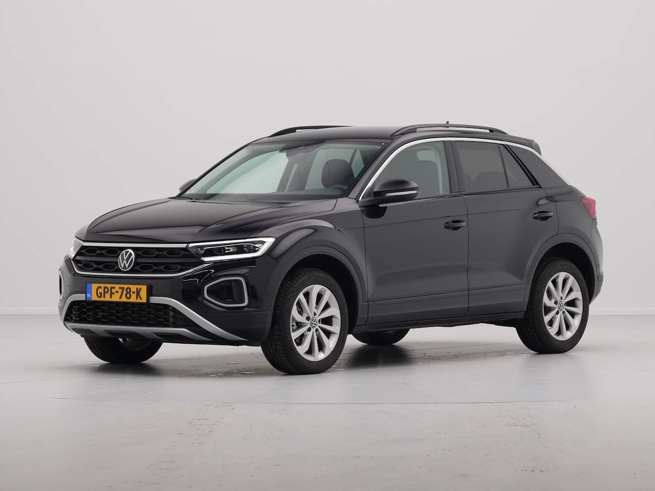 Volkswagen T-Roc - 1.5 TSI Navigatie DAB ACC Carplay Parkassist - AutoWereld.nl