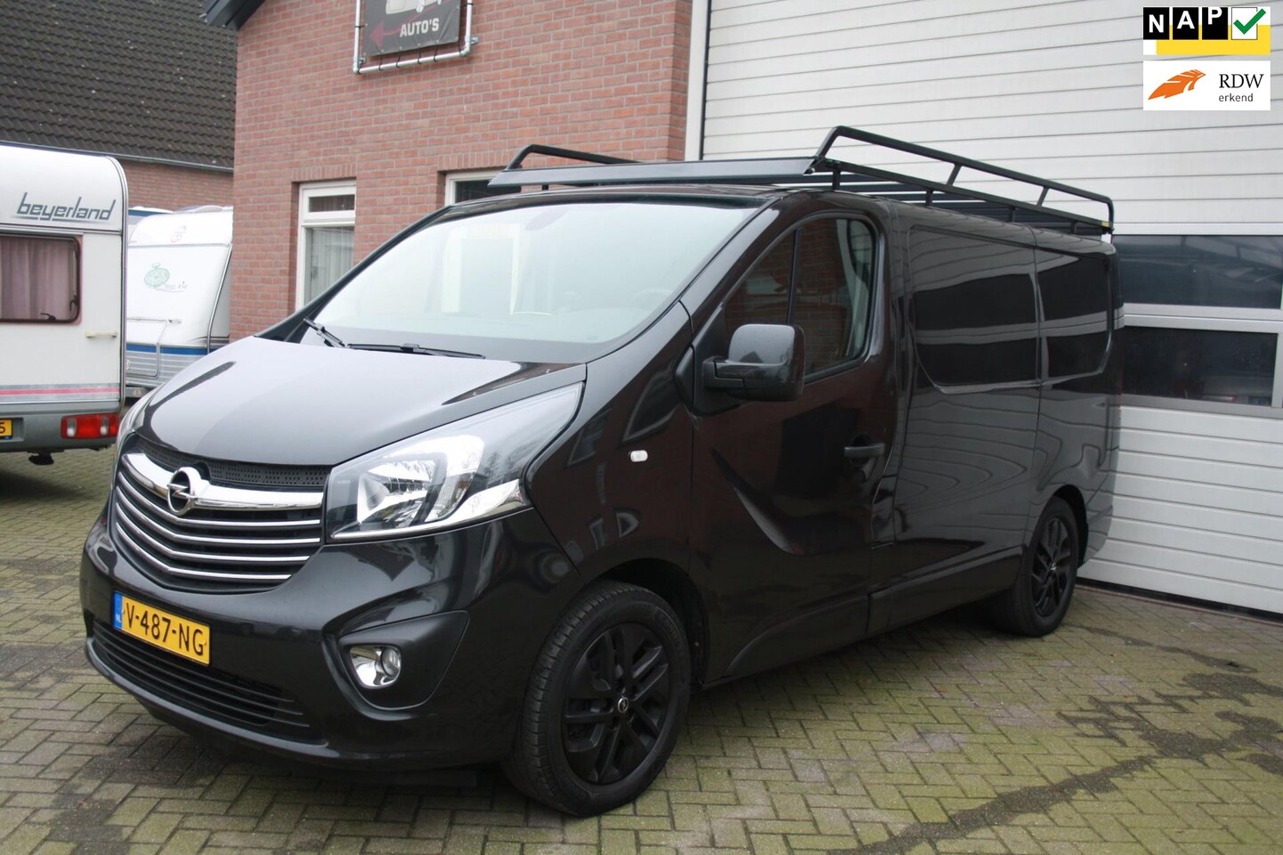 Opel Vivaro - 1.6 CDTI L1H1 Sport EcoFlex Clima, 3Zitter, Imperiaal, Trekhaak, 1ste Eigenaar. - AutoWereld.nl