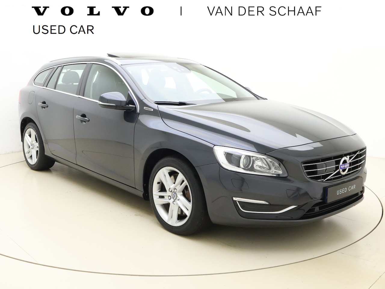 Volvo V60 - 2.4 D6 AWD Plug-In Hybrid Summum / Schuif-/kanteldak / Keyless / Adapt. Cruise / BLIS / On - AutoWereld.nl