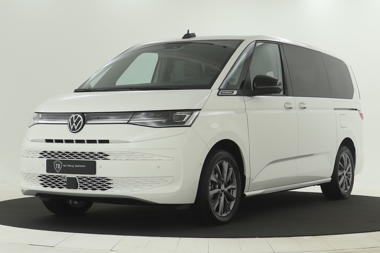 Volkswagen Multivan - 1.4 eHybrid L2H1 Life 1.4 eHybrid L2H1 Life - AutoWereld.nl