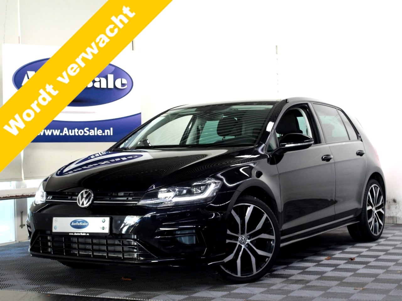 Volkswagen Golf - 1.5 TSI R-Line DSG ACC CARPLAY STOELVW '18 - AutoWereld.nl