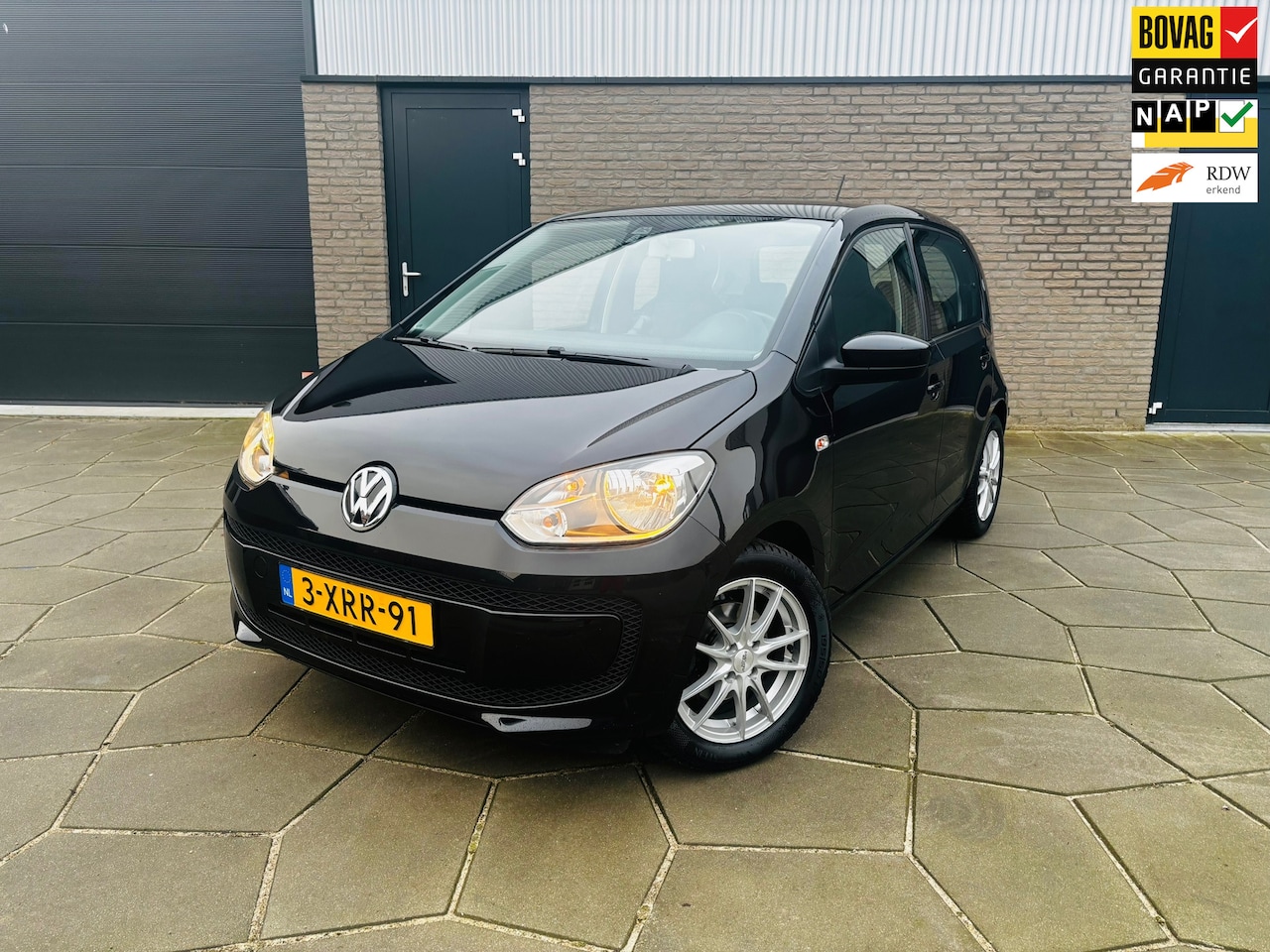 Volkswagen Up! - 1.0 move up! BlueMotion | 5 Drs|AIRCO |Lichtm.Vlg All-Season banden - AutoWereld.nl