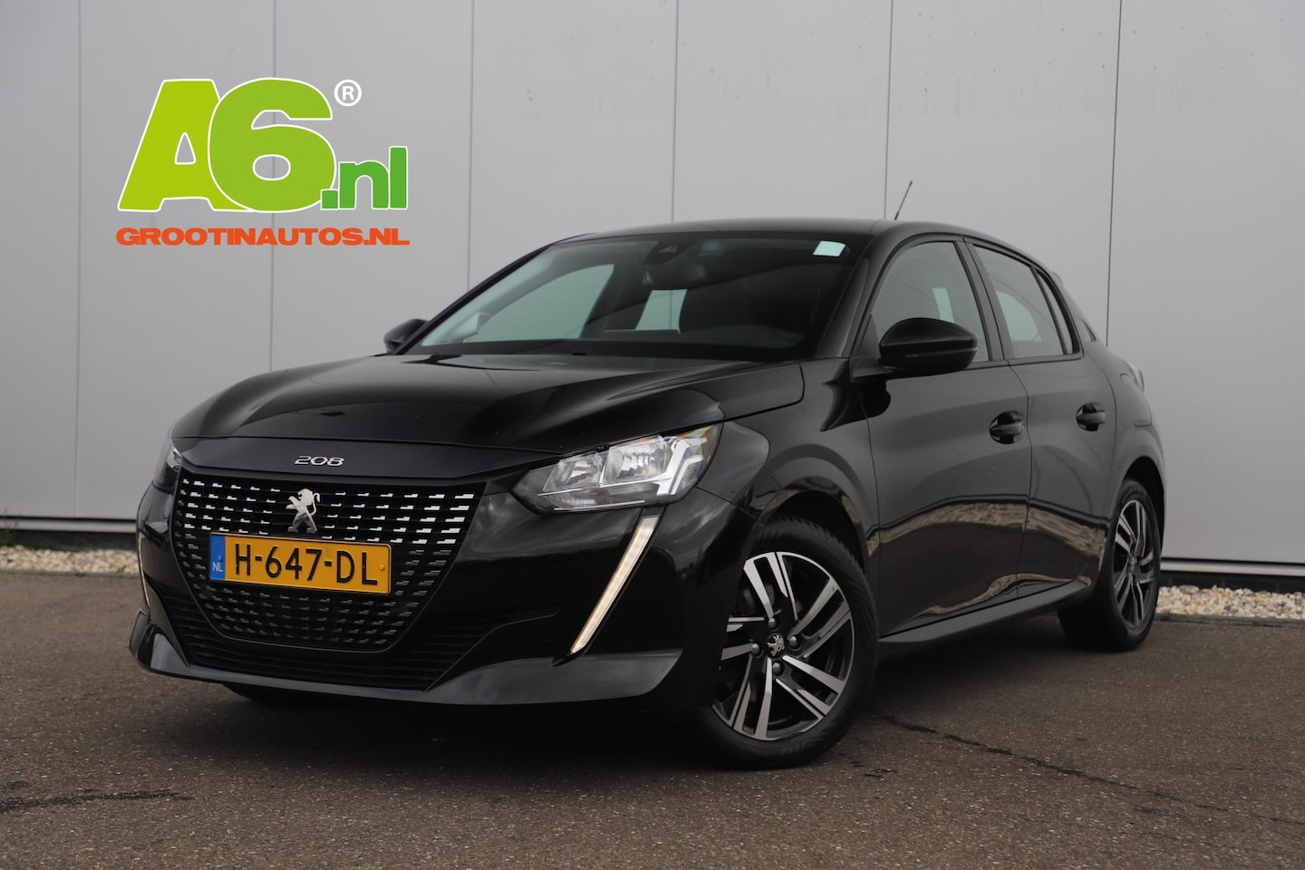 Peugeot 208 - 1.2 PureTech Allure Automaat Digitale Cockpit Navigatie Clima Cruise PDC DAB+ Carplay Blue - AutoWereld.nl