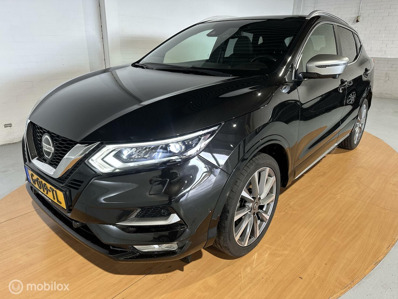 Nissan Qashqai - 1.3 DIG-T Tekna + 56dkm Trekhaak - AutoWereld.nl