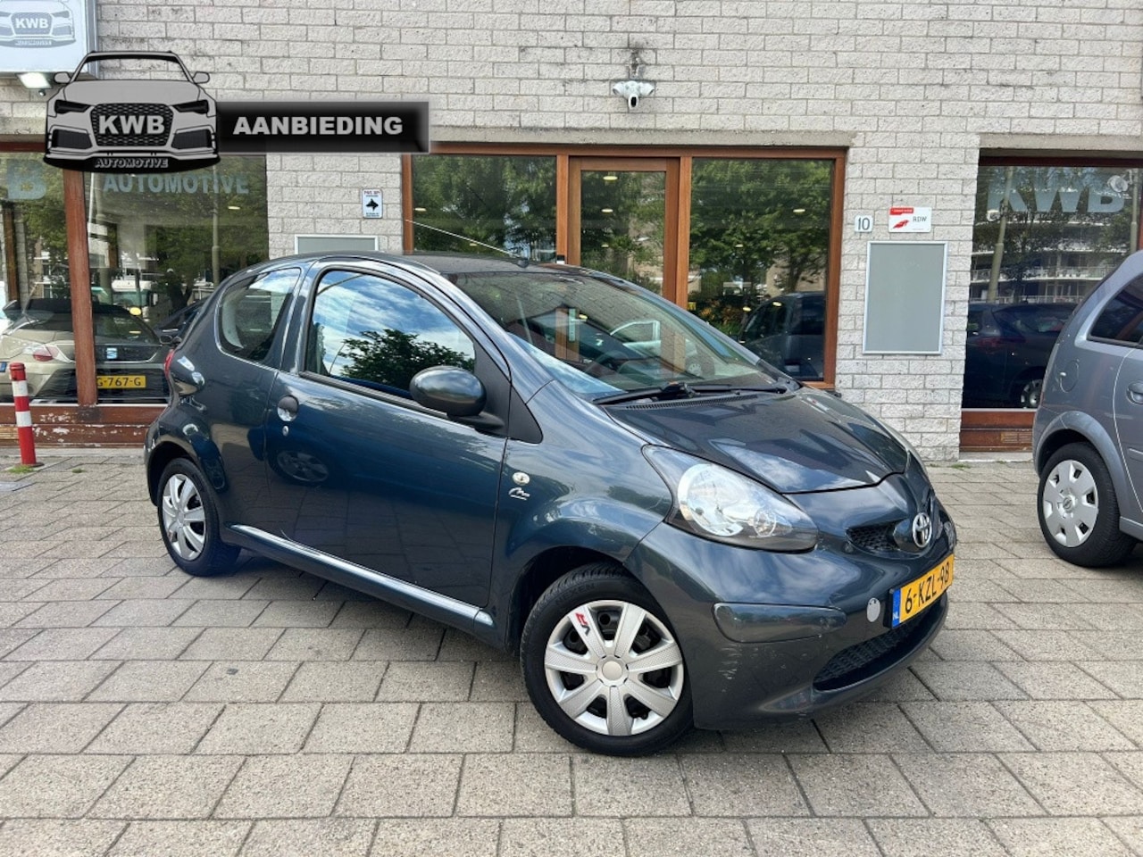 Toyota Aygo - 1.0-12V 3Drs nieuwe apk grijs 2008 - AutoWereld.nl