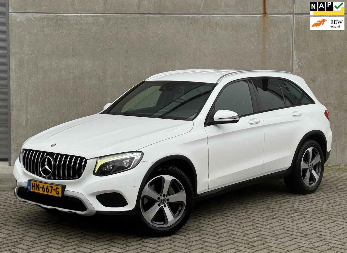 Mercedes-Benz GLC-klasse - 250 4MATIC AUT 2015 Wit LED CAMERA - AutoWereld.nl