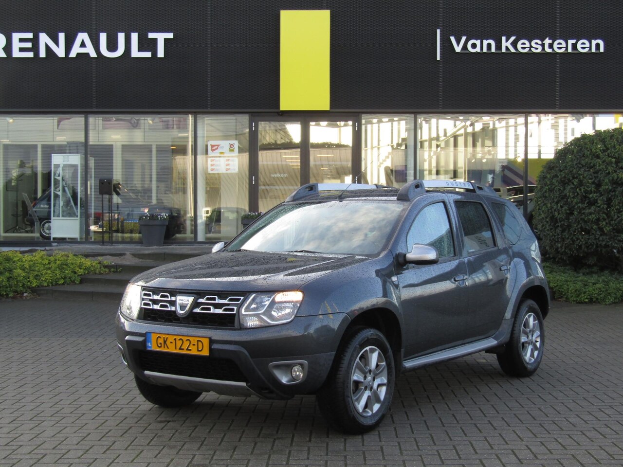 Dacia Duster - TCe 125pk 4x2 10th Anniversary / Trekhaak / Navigatie / Cruise-Control / 4S-Banden - AutoWereld.nl