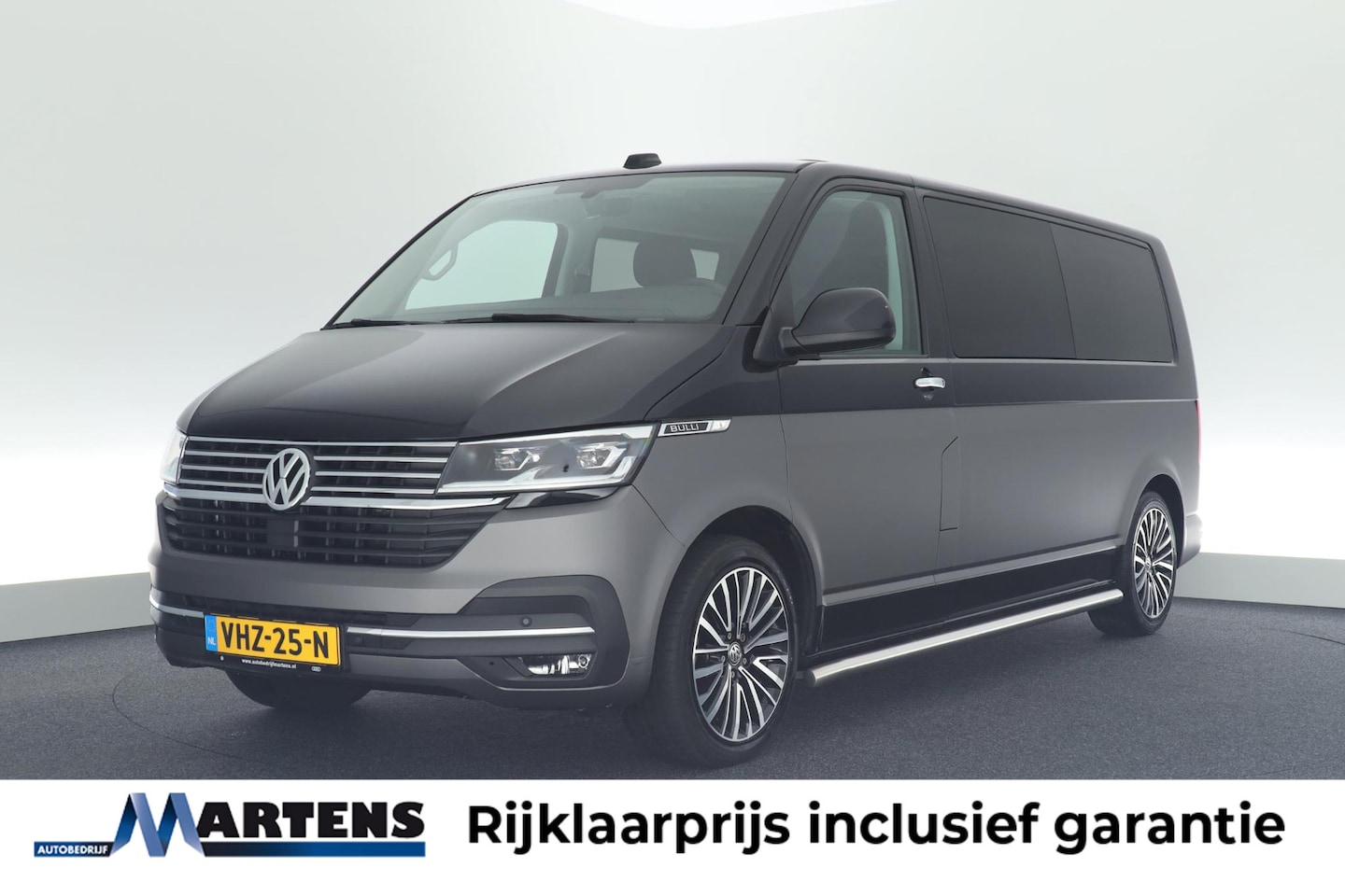 Volkswagen Transporter - 2.0 TDI 199pk DSG Bulli L2H1 Trekhaak Camera Virtual Cockpit Led Sidebars Navigatie - AutoWereld.nl