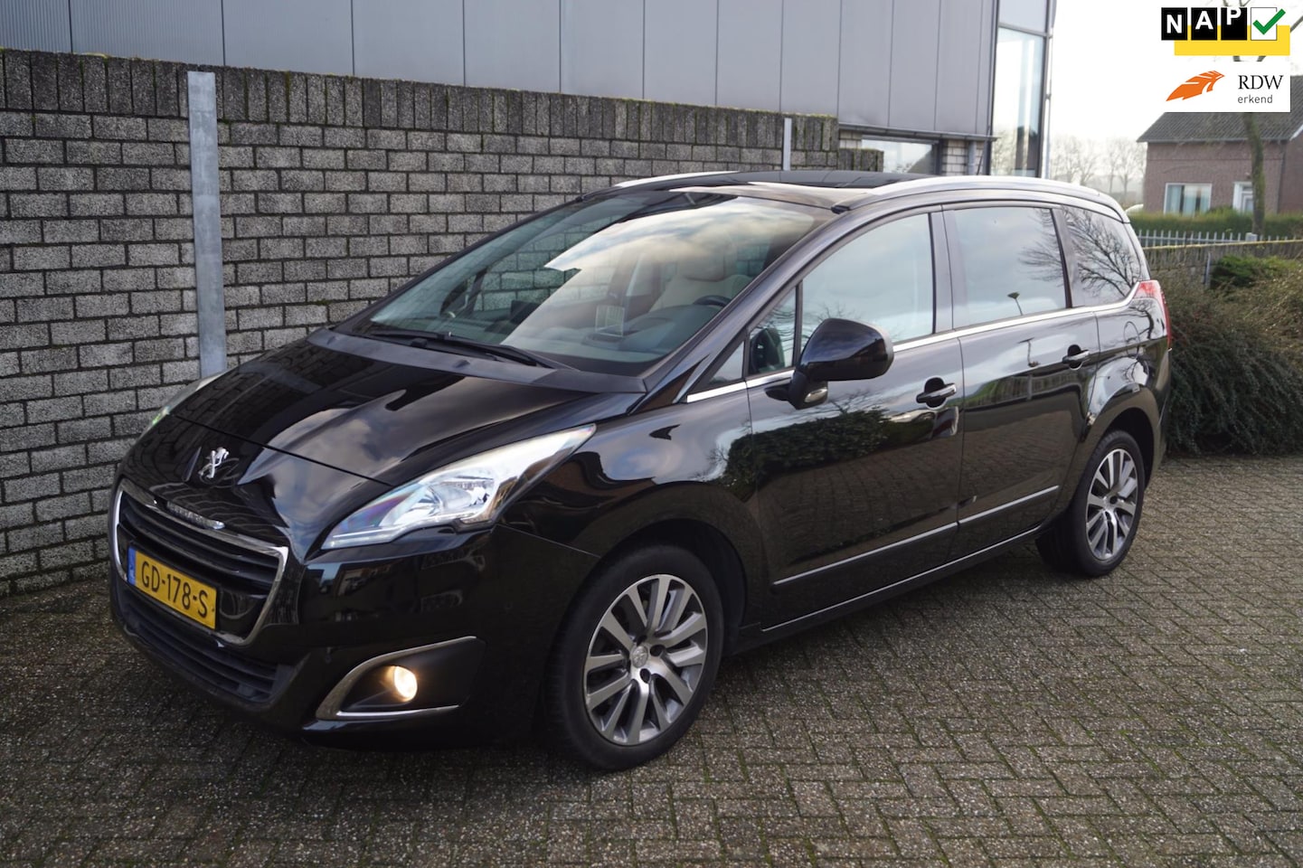 Peugeot 5008 - 1.6 THP Blue Lease Executive 7 Pers Panodak Leder Stoelverw Navi Head-Up Clima Cruise 2x P - AutoWereld.nl