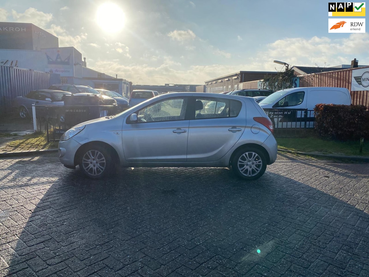 Hyundai i20 - 1.4i DynamicVersion/HANDEL/EXPORT! - AutoWereld.nl