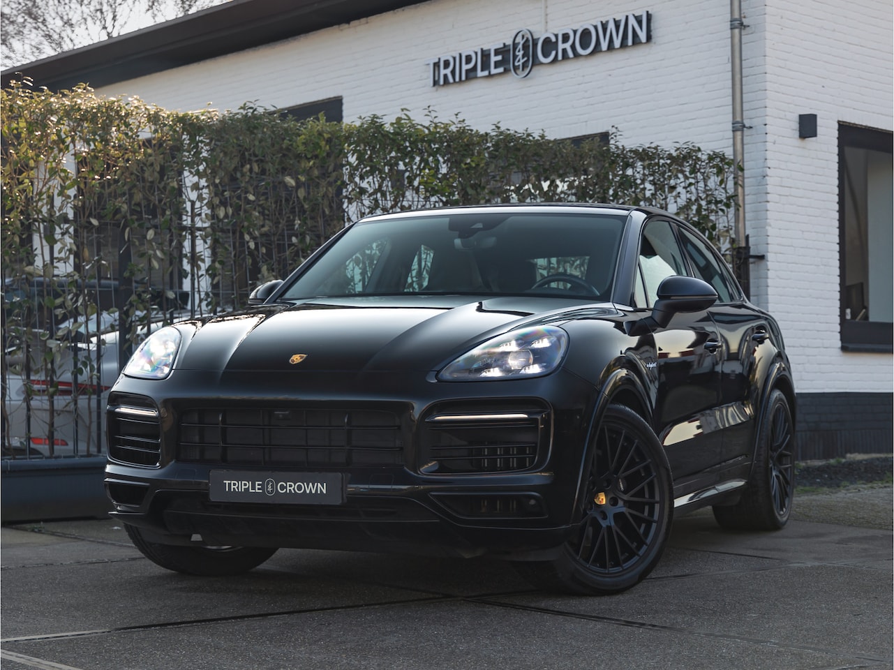 Porsche Cayenne Coupé - 3.0 E-Hybrid | Sport-design | Luchtvering - AutoWereld.nl