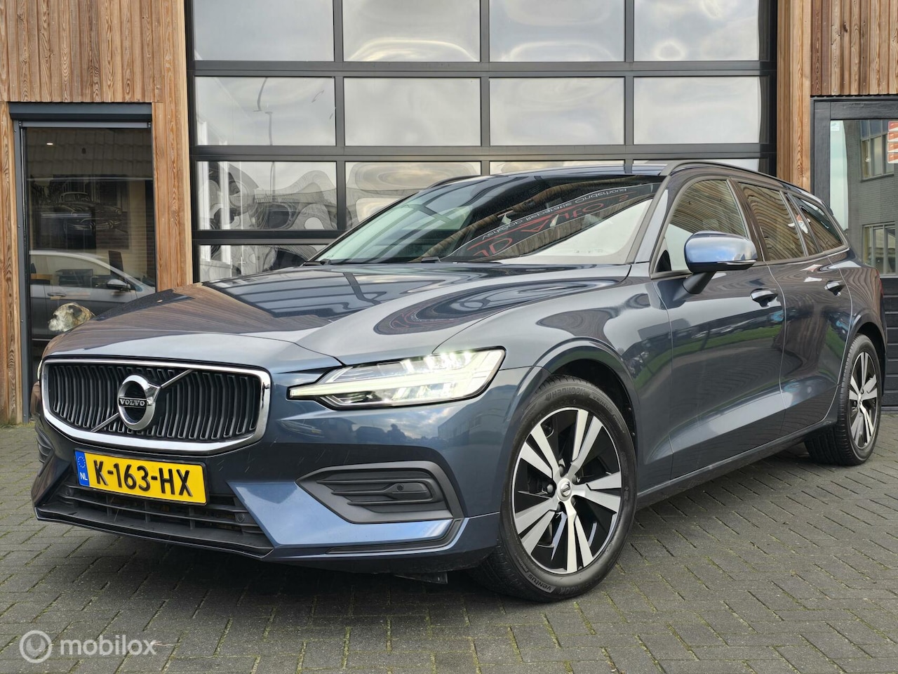 Volvo V60 - 2.0 B3 163 PK CARPLAY CAMERA NAVI CRUISE STANDKACHEL - AutoWereld.nl