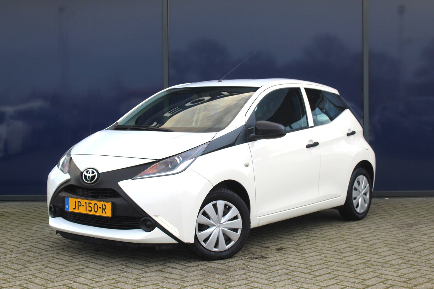 Toyota Aygo - 1.0 VVT-i x-now Airco | Bluetooth | 5 Deurs | Limit Control | Led Dagrij - AutoWereld.nl