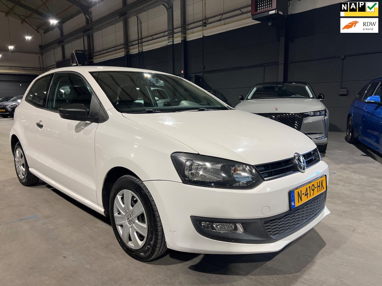 Volkswagen Polo - 1.2 Easyline - Airco - Navigatie - AutoWereld.nl