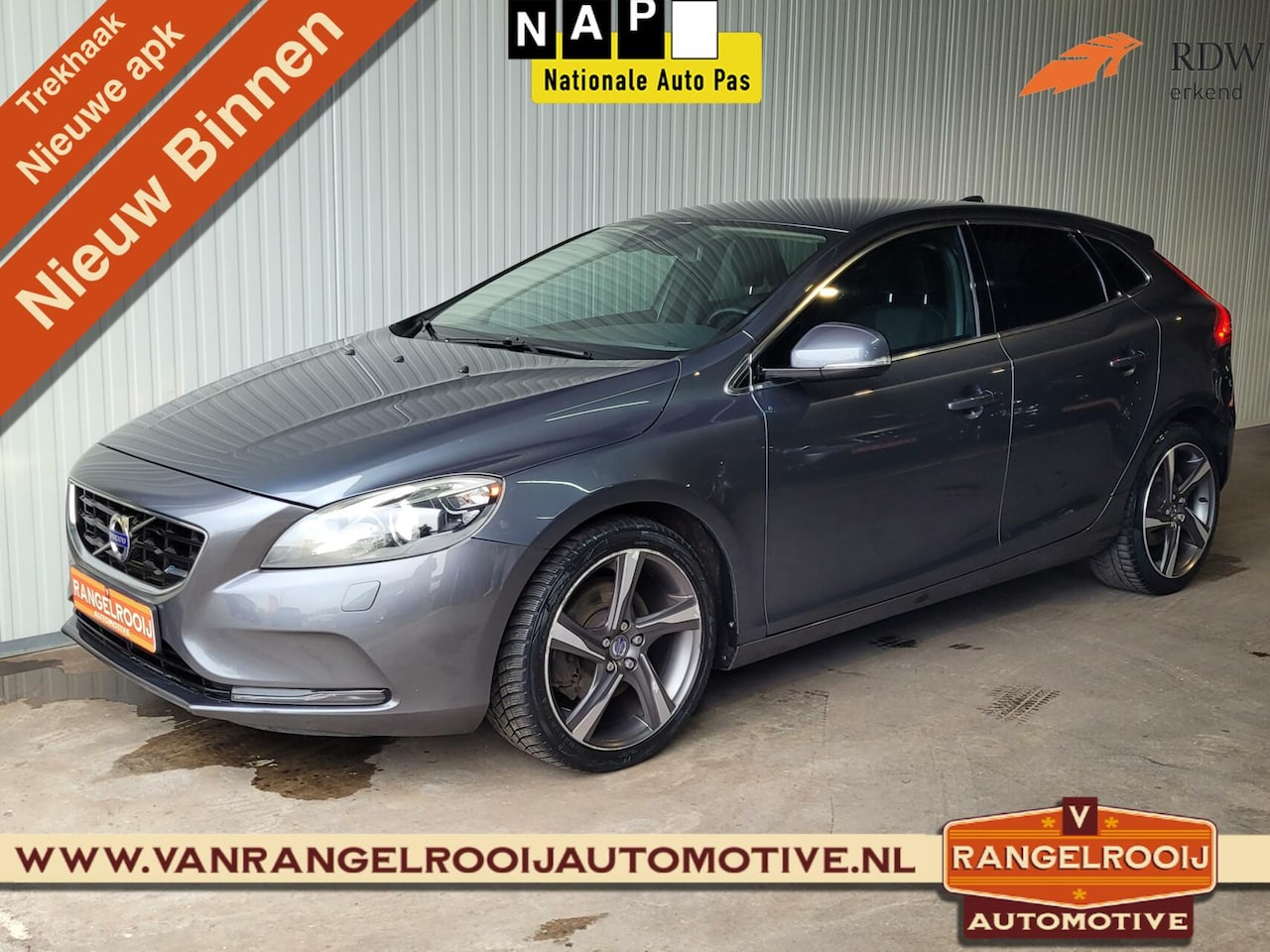 Volvo V40 - 1.6 T3 Momentum 1.6 T3 Momentum, xenon, stoelverw., voorruitverw., trekhaak, clima - AutoWereld.nl