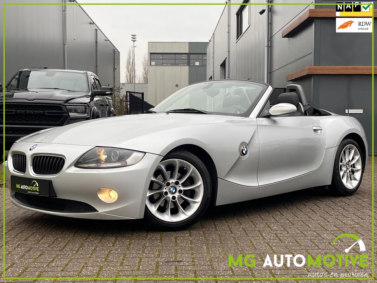 BMW Z4 Roadster - 2.5i 6 cilinder | Leder | Navi | Xenon | PDC | Elektrische kap - AutoWereld.nl