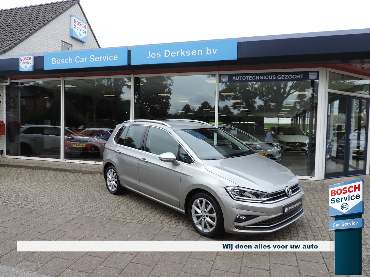 Volkswagen Golf Sportsvan - 1.5 TSI 150PK ACT DSG Highline - Adap | Nav | Stoelverw. | massage | PDC v+a | All season - AutoWereld.nl