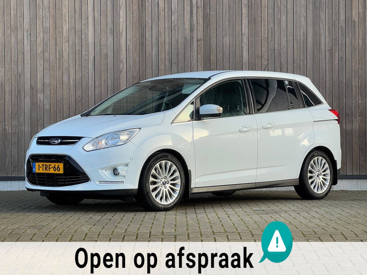 Ford Grand C-Max - 1.0 Titanium |Navi|Trekhaak|Camera| - AutoWereld.nl