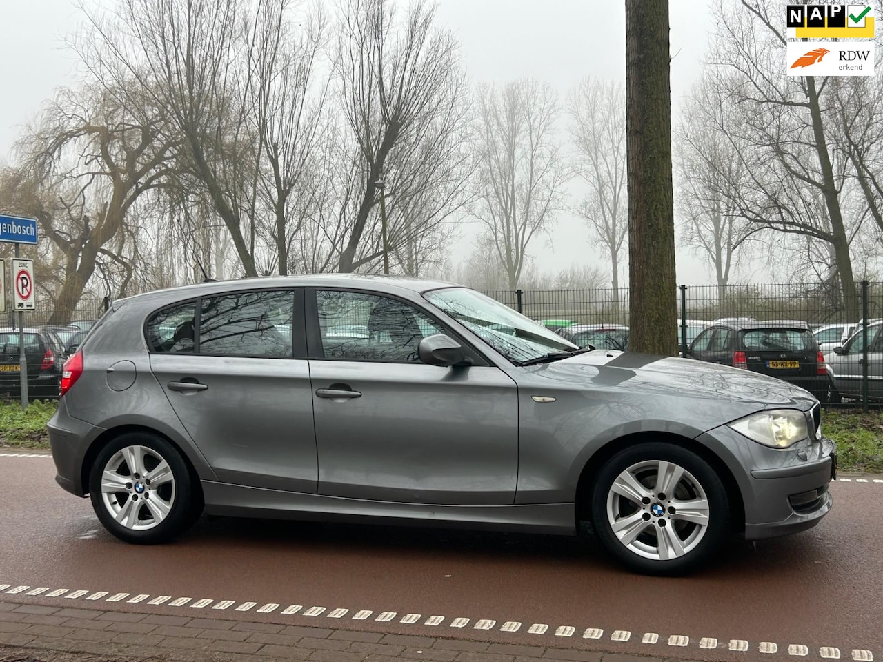 BMW 1-serie - 116i EffDyn. XENON!LEDER!5DEURS!6BAK!KOOPJE! - AutoWereld.nl