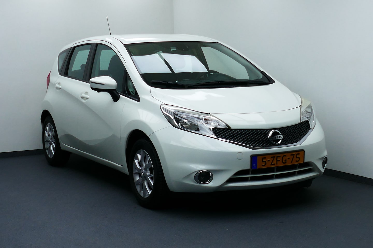 Nissan Note - 1.2 Acenta. Navi, Camera, Clima, Cruise, 15"LM Velgen All Season Banden - AutoWereld.nl