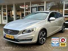 Volvo V60 - 1.6 T3 Summum Xenon, Navi, Bluetooth, Pdc, LM