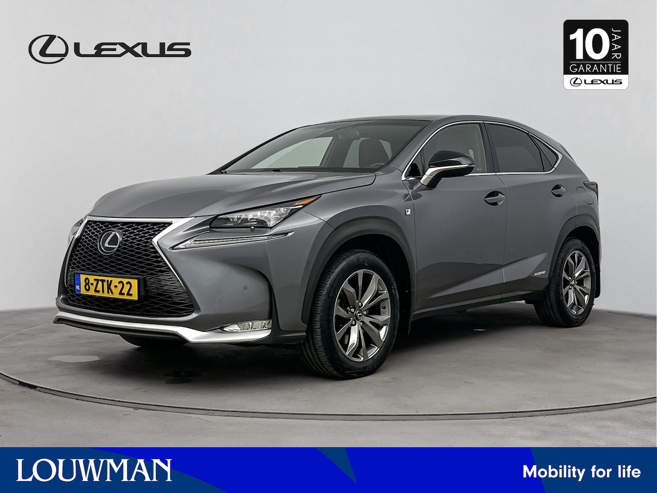 Lexus NX - 300h AWD F Sport Line | Parkeersensoren | Trekhaak | Navigatie | Camera | Stoel en stuurwi - AutoWereld.nl