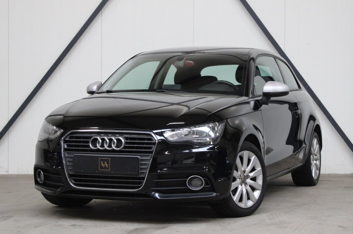 Audi A1 - 1.2 TFSI Attraction l Burberry l Bluetooth l Stoelverwarming l PDC - AutoWereld.nl