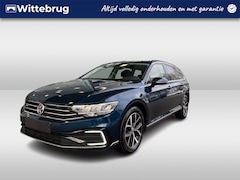 Volkswagen Passat Variant - 1.4 TSI 218pk PHEV GTE Business / Panoramadak / Trekhaak Elek. / 17" LMV / Navi / Camera /