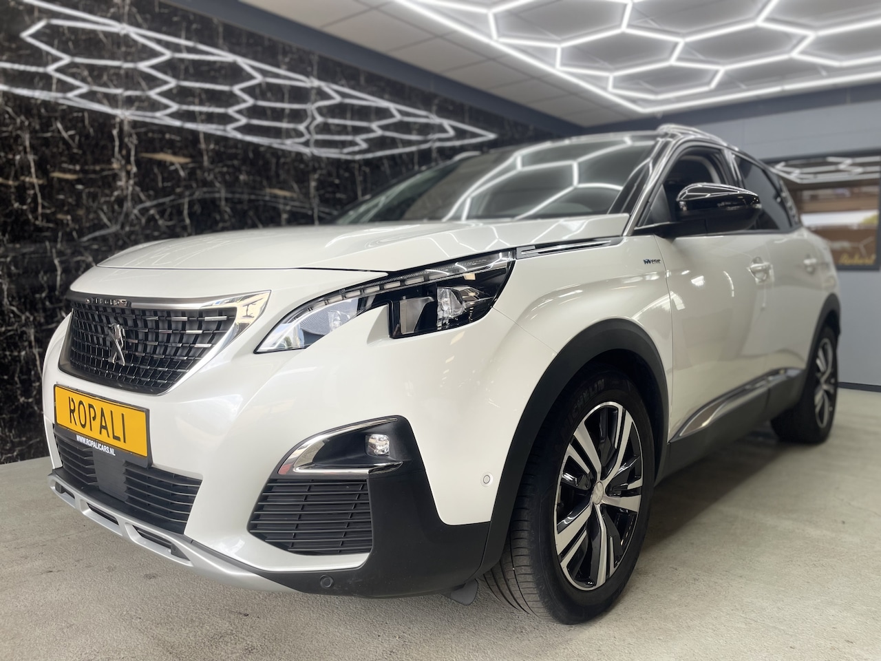 Peugeot 3008 - 1.6 HYbrid 225 Allure 1.6 HYbrid 225 Allure - AutoWereld.nl