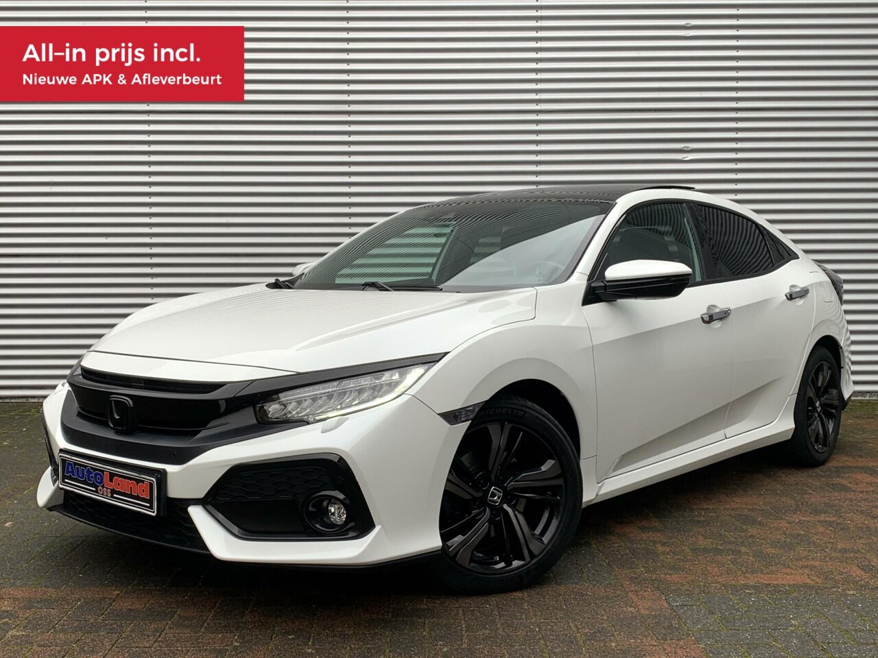 Honda Civic - 1.5 i-VTEC Sport Autom Led Pano Cruise Leer 2020 Eerste Eigenaar Vol Opties 72423 Km Gered - AutoWereld.nl