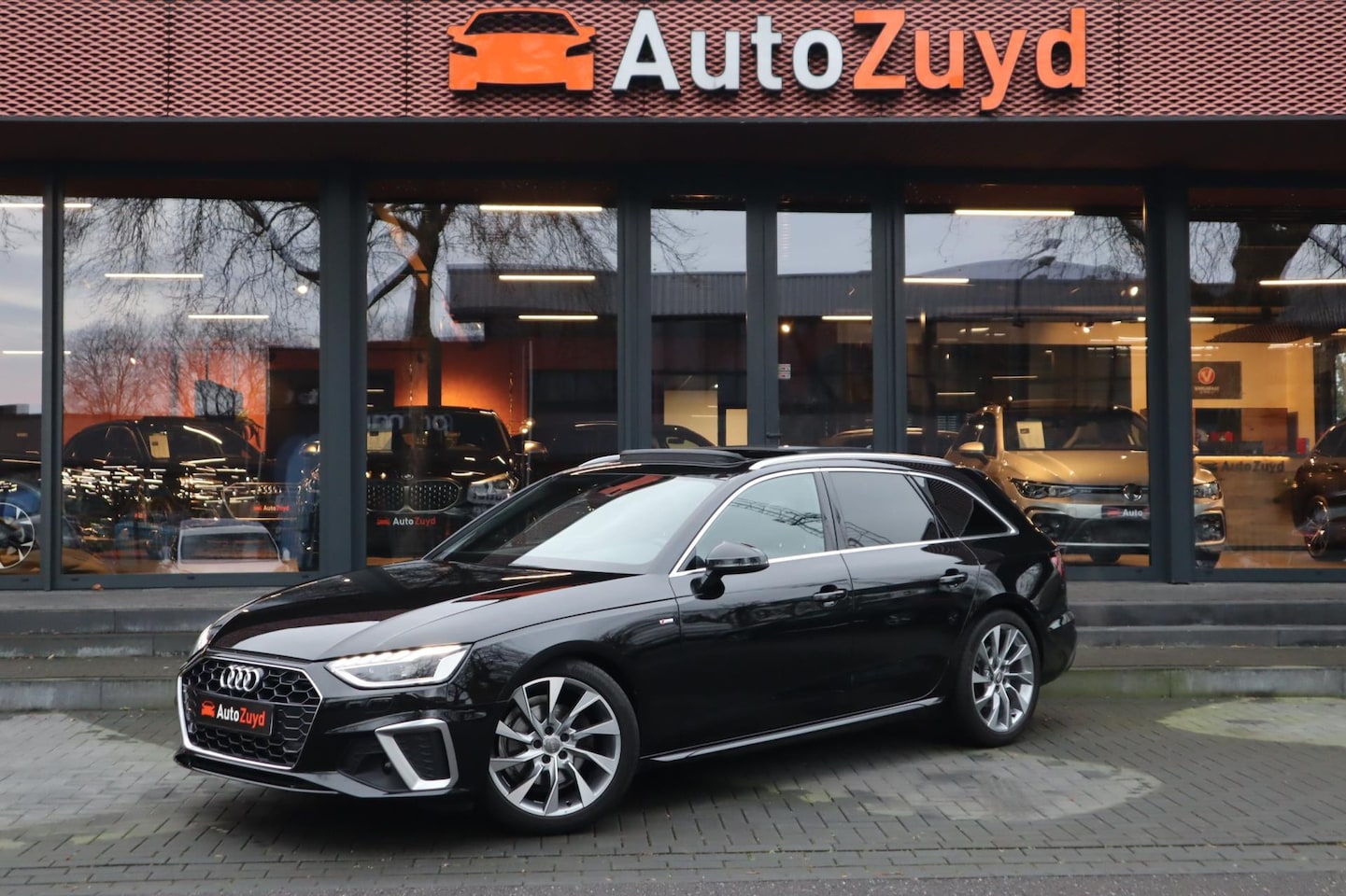 Audi A4 Avant - 40 TFSI Launch edition Sport / Pano / Virtual / Camera / CarPlay - AutoWereld.nl