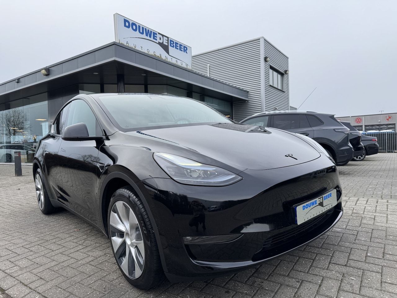 Tesla Model Y - Long Range AWD 75 kWh Trekhaak | Leer | Pano-Dak | - AutoWereld.nl