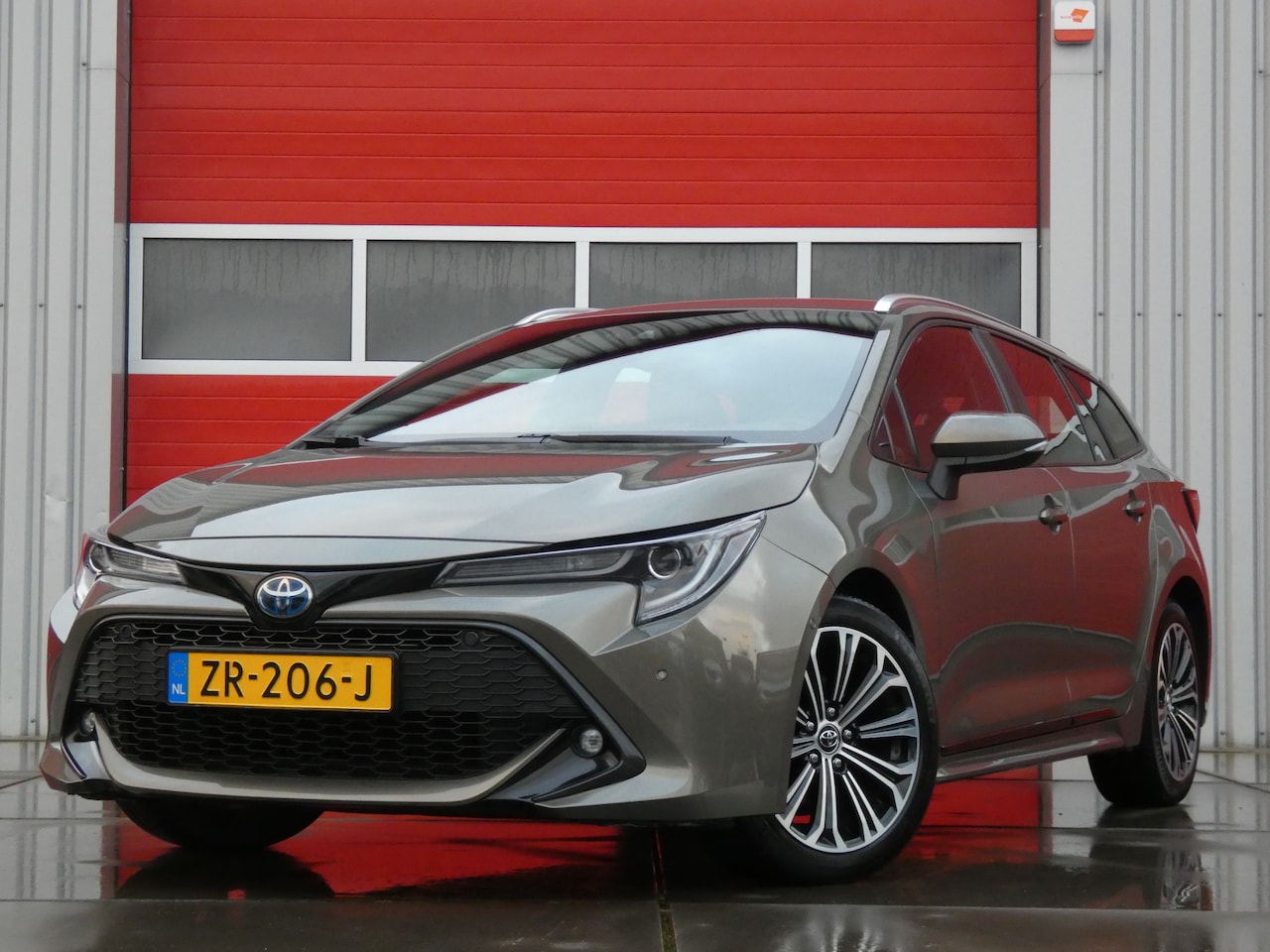 Toyota Corolla Touring Sports - 1.8 Hybrid Business Intro/ compleet/ zeer mooi! - AutoWereld.nl