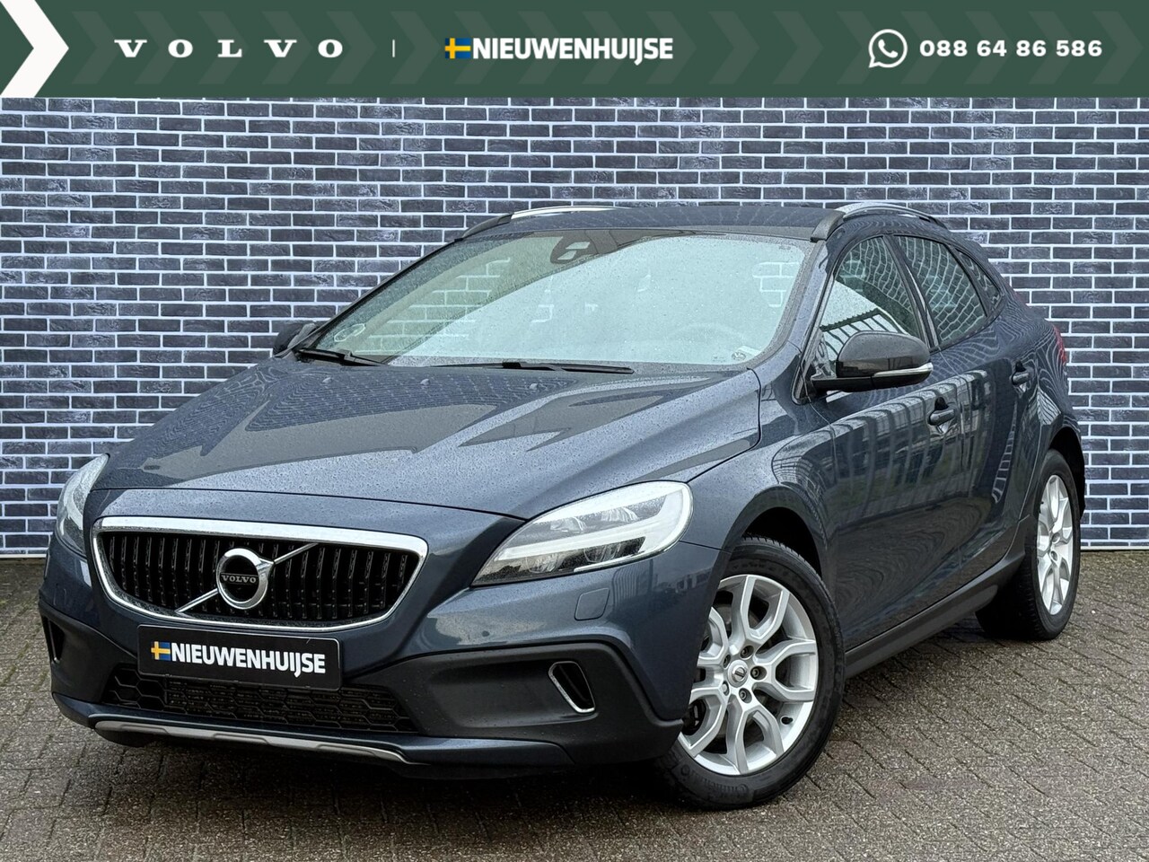 Volvo V40 Cross Country - 1.5 T3 Nordic+ Automaat | Nieuw Binnen | Trekhaak | Leder | Stoel verwarming | Leder | Key - AutoWereld.nl