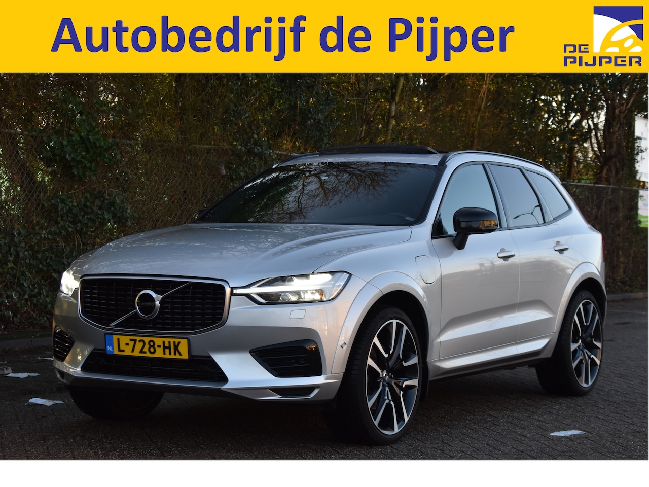 Volvo XC60 - 2.0 T8 Twin Engine 390 PK R-design AWD Inscription Scandinavian Open dak | Carplay | Camer - AutoWereld.nl