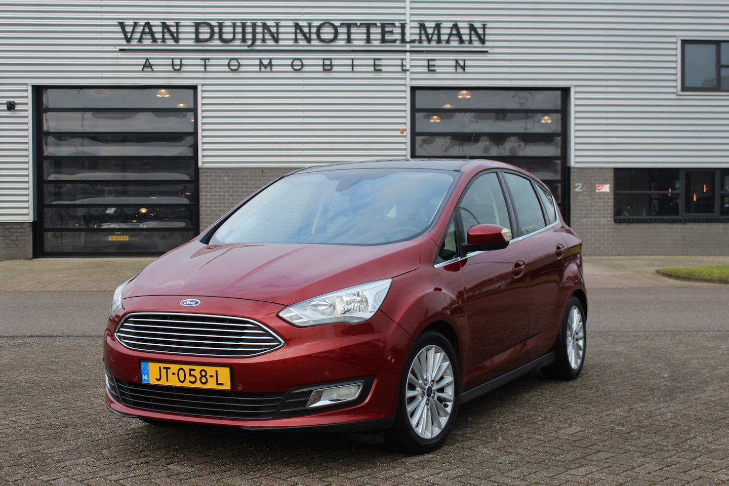 Ford C-Max - 1.0 Titanium / Panoramadak / Camera / N.A.P. - AutoWereld.nl