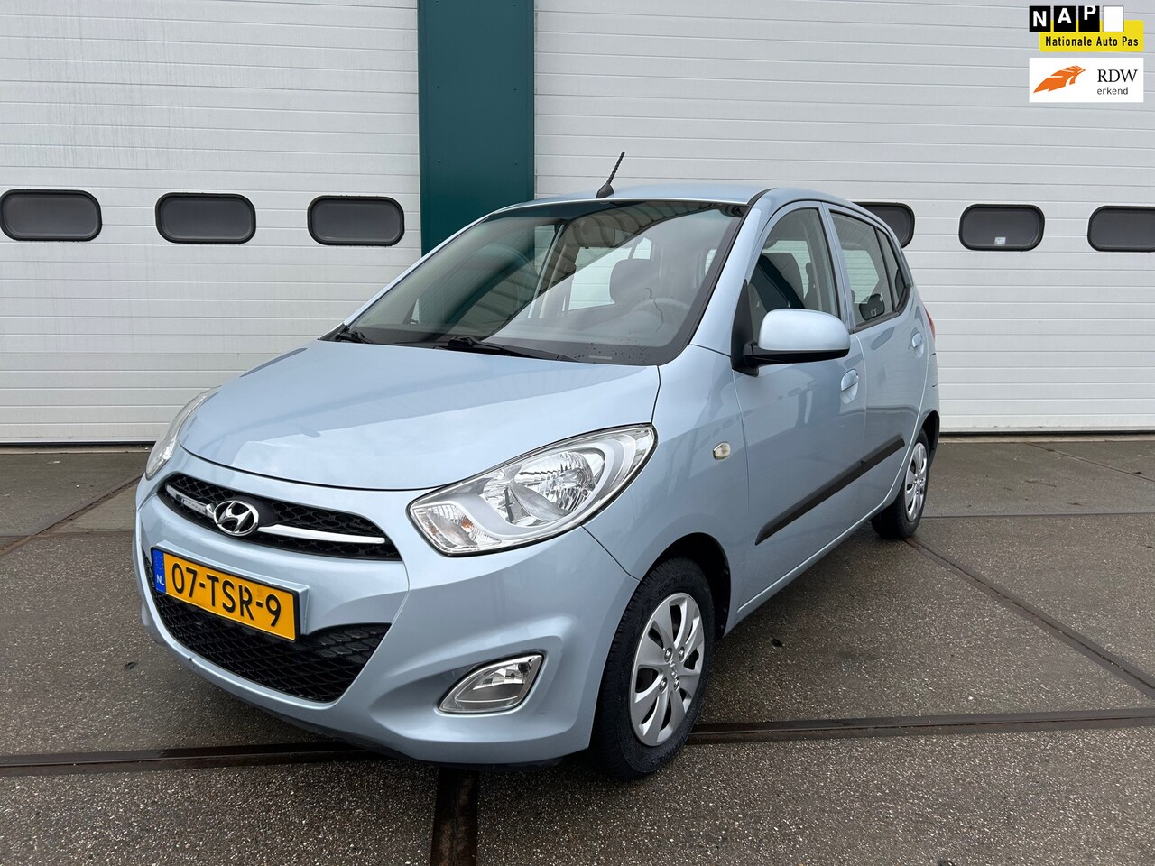 Hyundai i10 - 1.2 Plus 108.000Km! Airco! - AutoWereld.nl