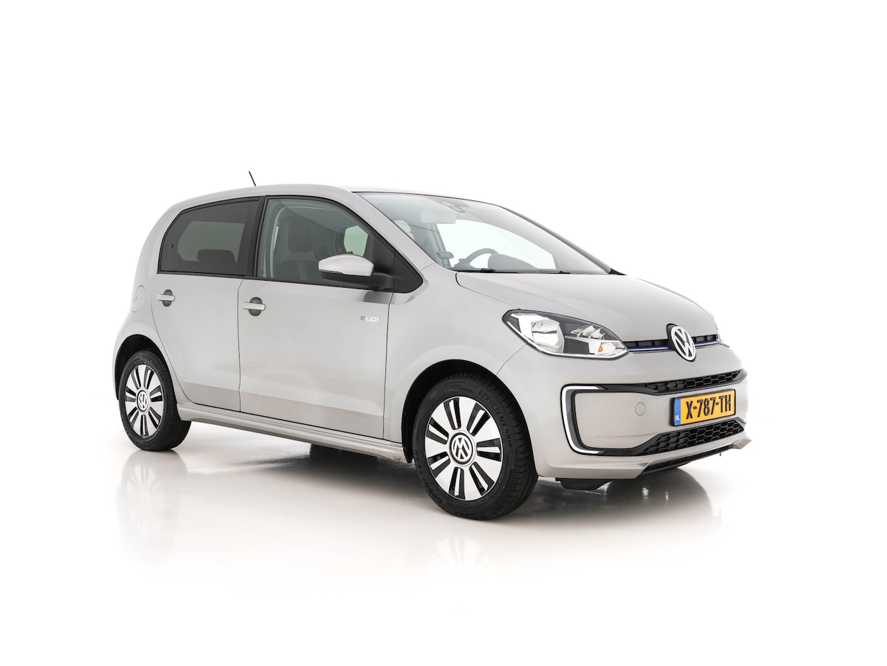 Volkswagen e-Up! - Aut. *CCS-FASTLOADER | COMFORT-SEATS | AIRCO | CRUISE | AMBIENT-LIGHT | DAB+ | 15''ALU* - AutoWereld.nl