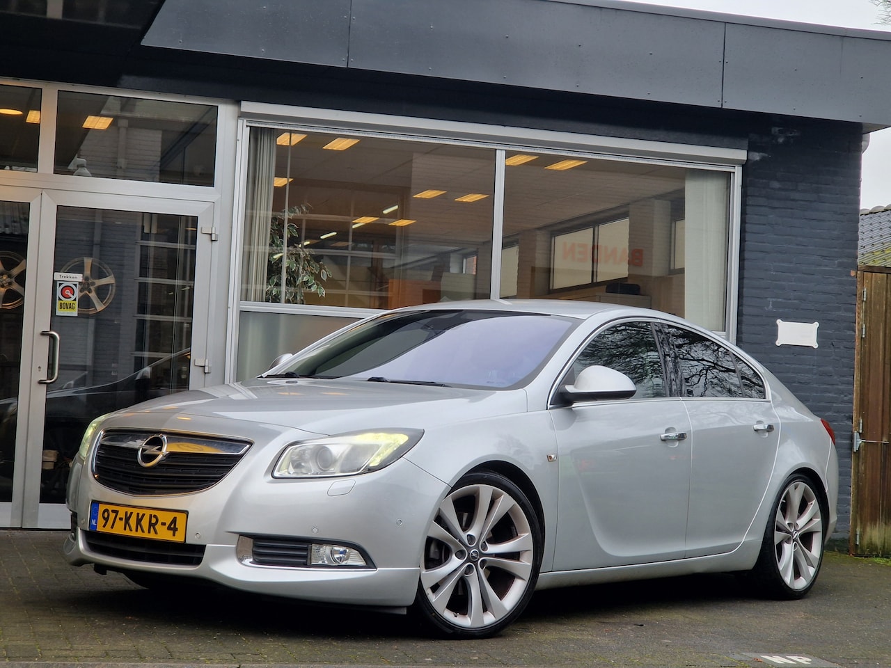 Opel Insignia - 2.0 T Cosmo 20 INCH / NAP / 221PK / NAVI - AutoWereld.nl