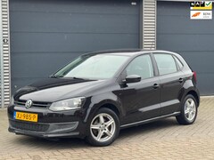 Volkswagen Polo - 1.2-12V Sportline, 5 deurs, navigatie, airco, lichtmetalen velgen, zwart metallic