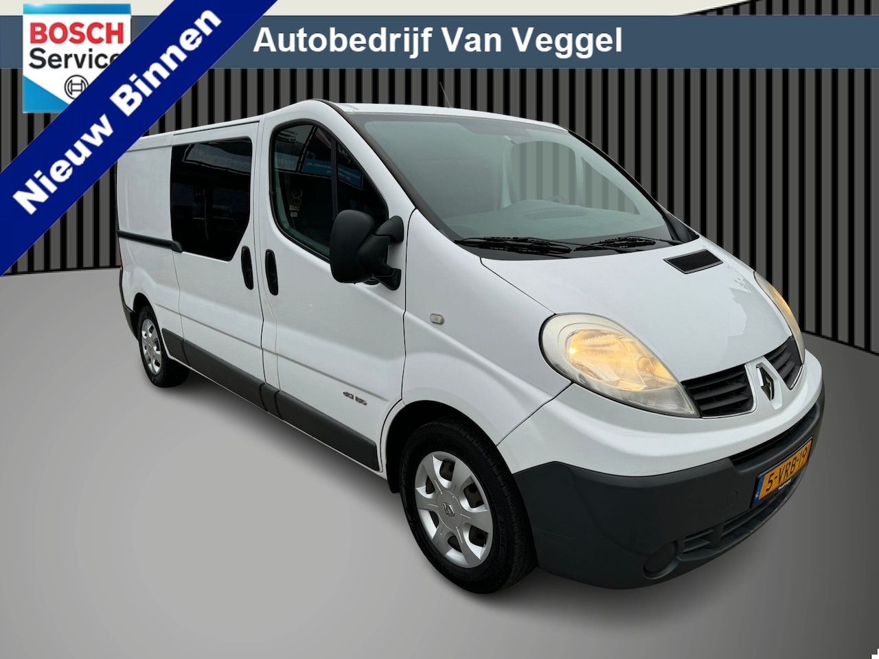 Renault Trafic - 2.5 dCi T29 L2H1 DC trekhaak, navi, clima - AutoWereld.nl